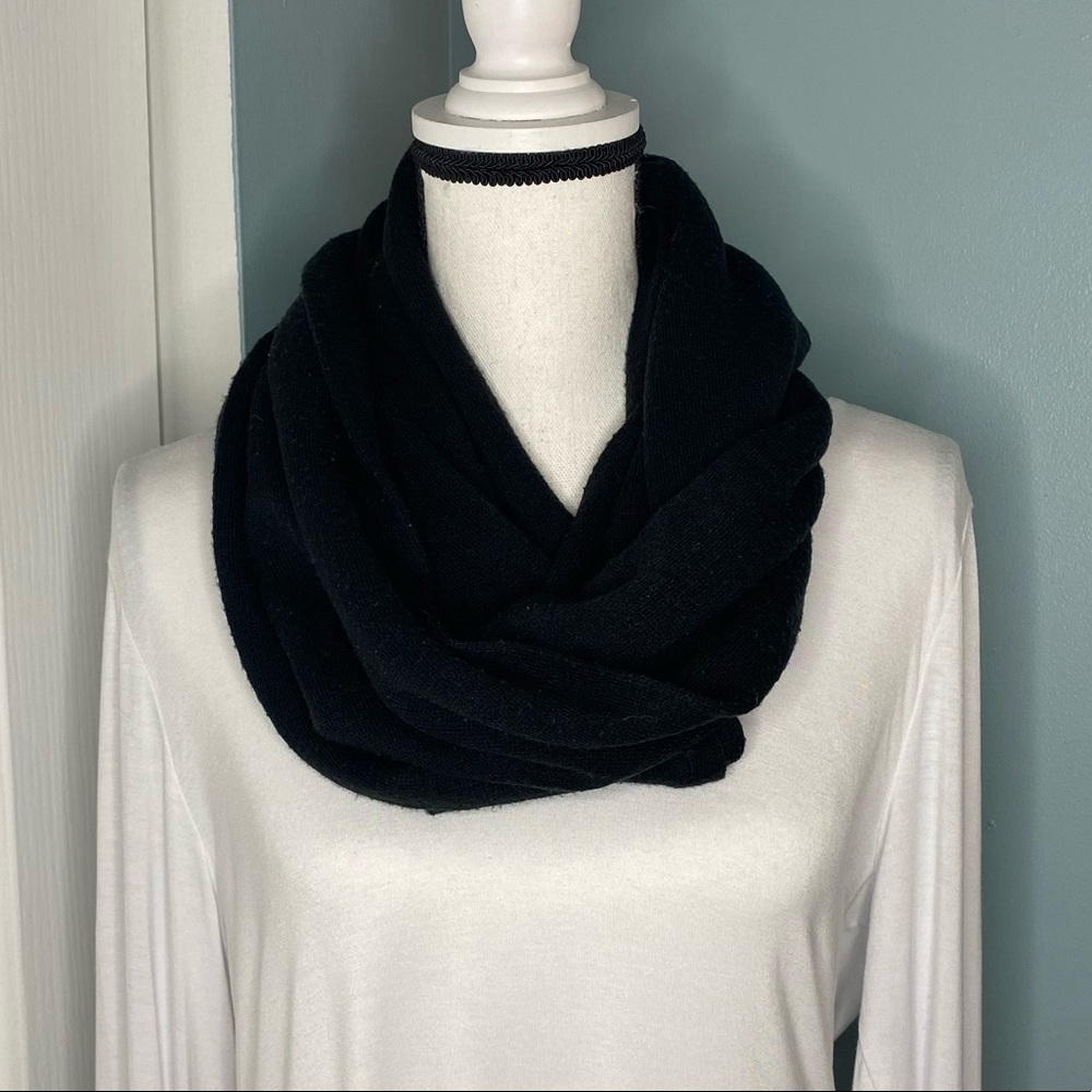Black Infinity Scarf - Picture 2 of 2